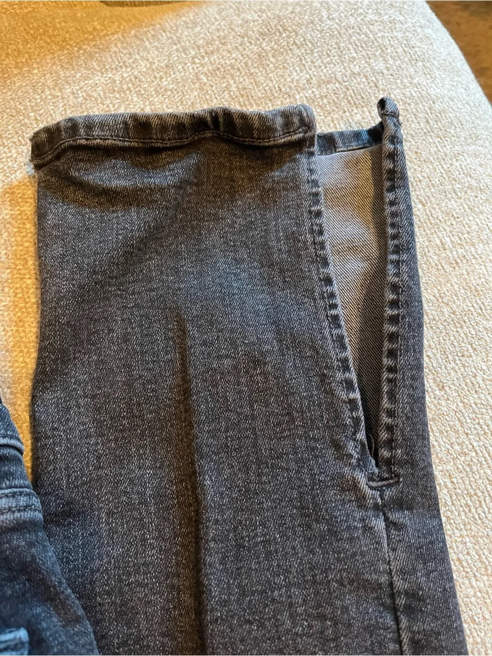 Zara Women Straight Leg Jeans in Black